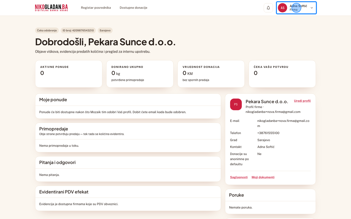 Korak 34: Kliknite ime firme gore desno da otvorite korisnički meni.